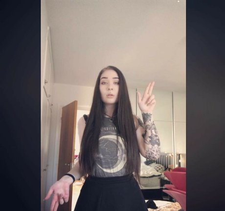 Naakte gelekte OnlyFans-foto van Anastasiamcqueen