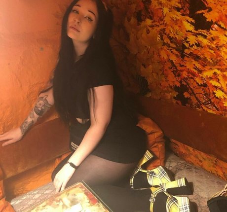 Naakte gelekte OnlyFans-foto van Anastasiamcqueen