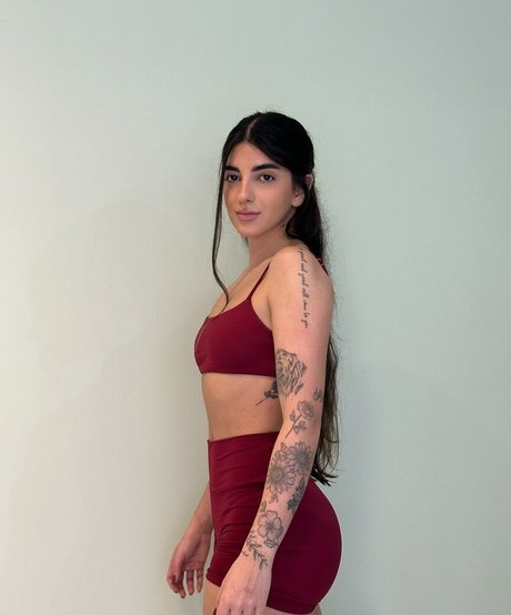 Naakte gelekte OnlyFans-foto van Marcella De Marchi