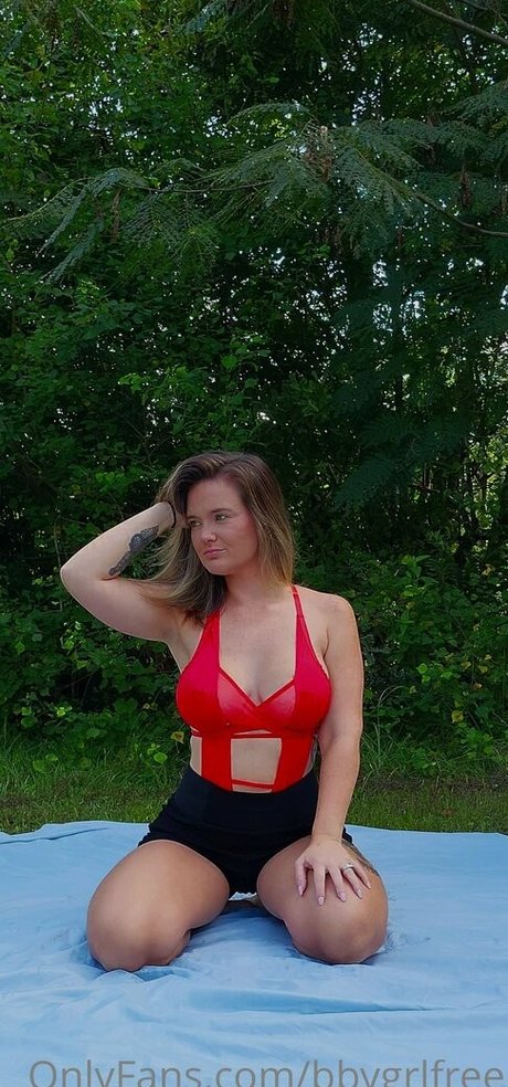 Naakte gelekte OnlyFans-foto van Bbygrlfree