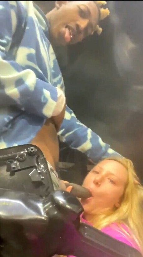 Naakte gelekte OnlyFans-foto van Dixielynnxxx
