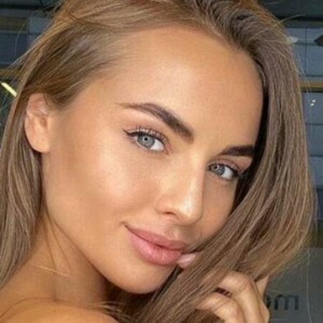 Naakte gelekte OnlyFans-foto van Dasha Pogadaeva