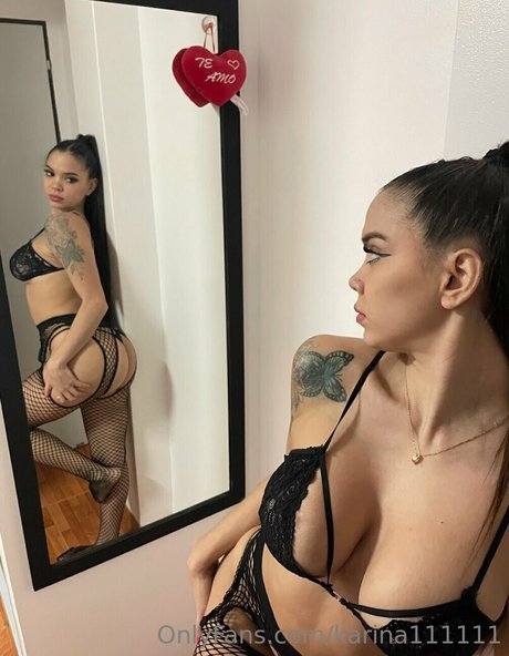 Naakte gelekte OnlyFans-foto van Karina111111