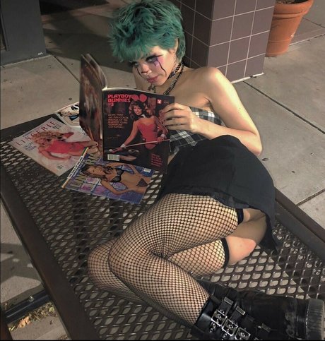 Naakte gelekte OnlyFans-foto van Death2honey