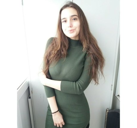 Naakte gelekte OnlyFans-foto van Lizzi69