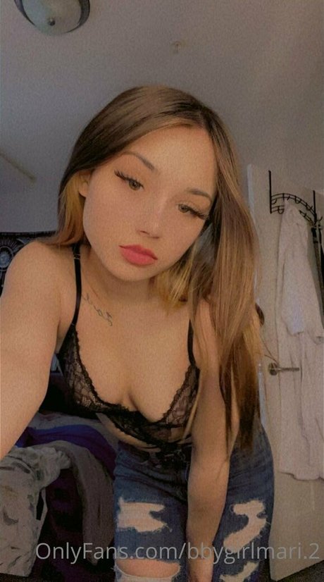 Naakte gelekte OnlyFans-foto van Bbygirlmari2