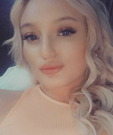 Naakte gelekte OnlyFans-foto van Freemadbadvoodoo