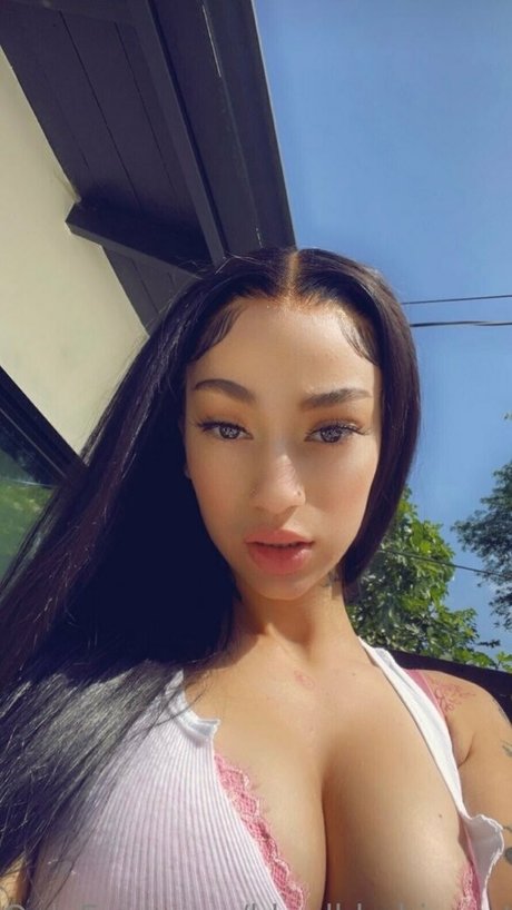 Naakte gelekte OnlyFans-foto van Bhad Bhabie