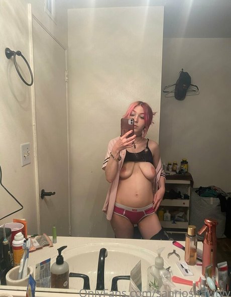 Naakte gelekte OnlyFans-foto van Spookysanrihoe