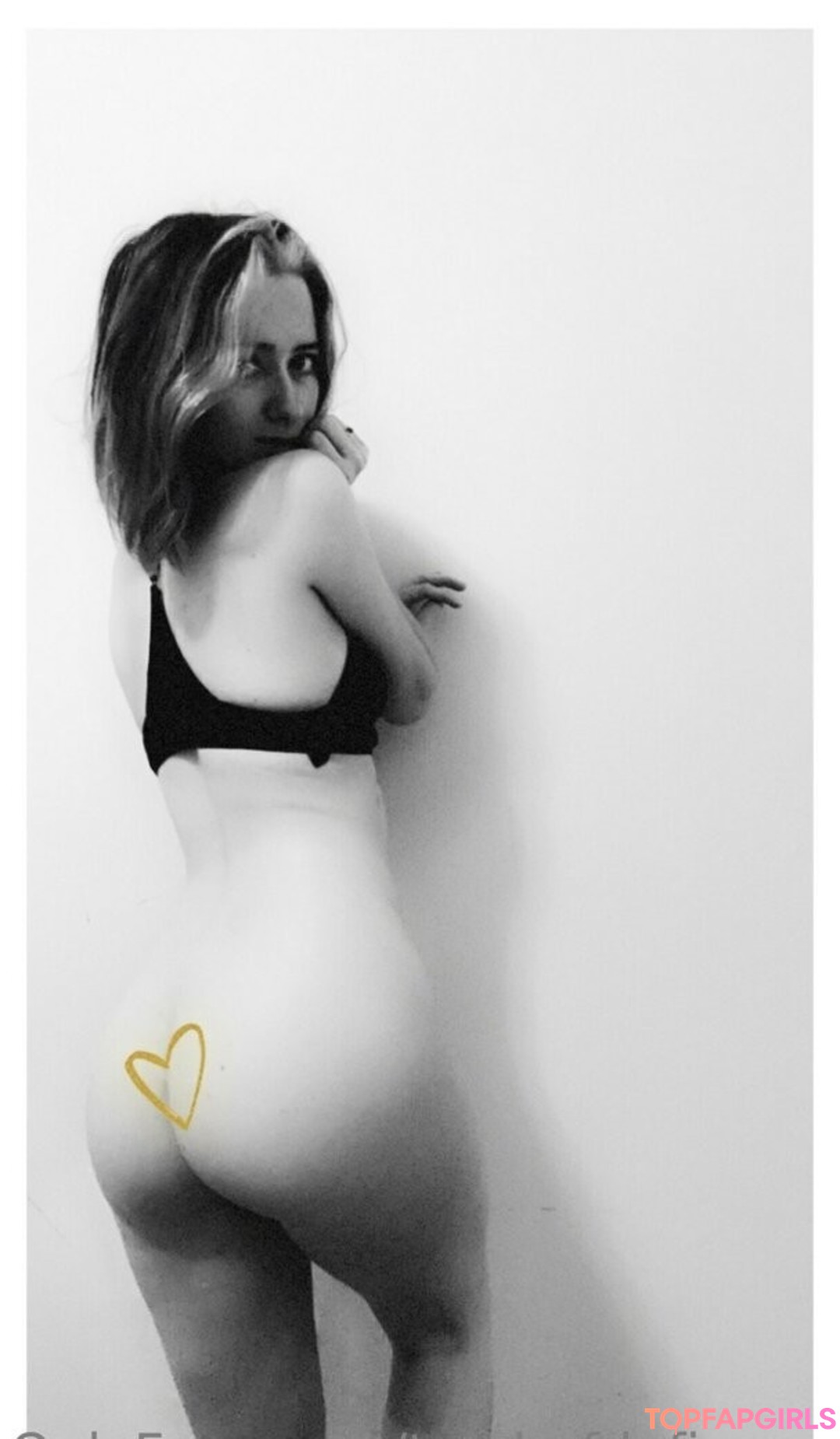 Naakte gelekte OnlyFans-foto van Torchofdefiance #145 Naakte gelekte OnlyFans-foto van Torchofdefiance #145