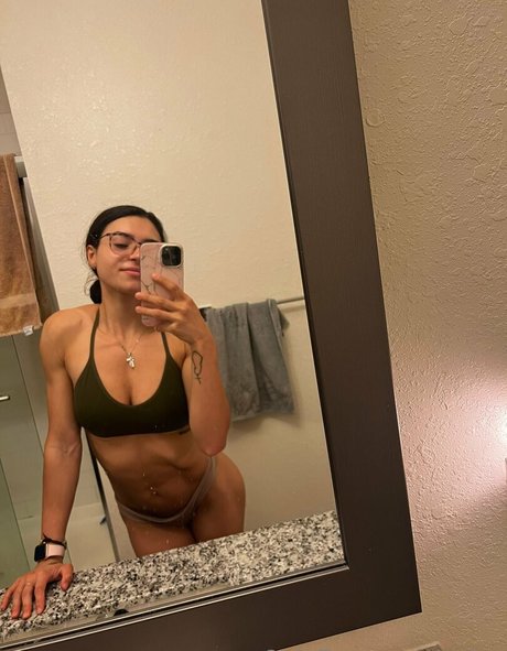 Naakte gelekte OnlyFans-foto van Xxloy