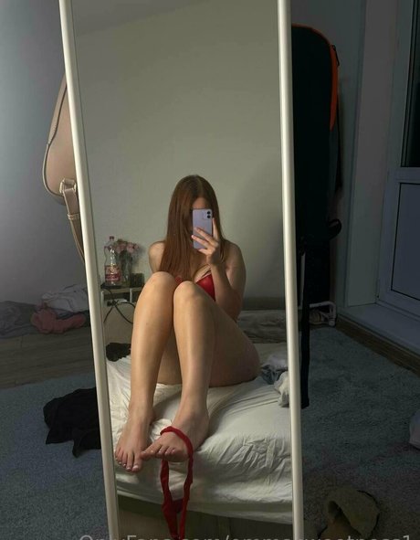 Naakte gelekte OnlyFans-foto van Emmasweetness1