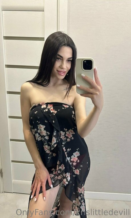 Naakte gelekte OnlyFans-foto van Krislittledevill