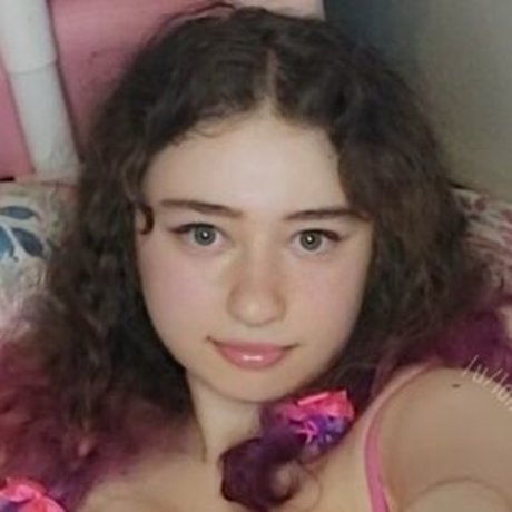 Naakte gelekte OnlyFans-foto van Rosesimps
