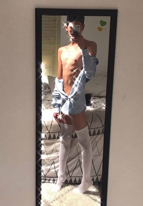 Naakte gelekte OnlyFans-foto van Twinku