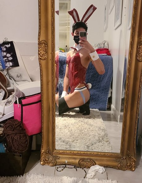 Naakte gelekte OnlyFans-foto van Twinku