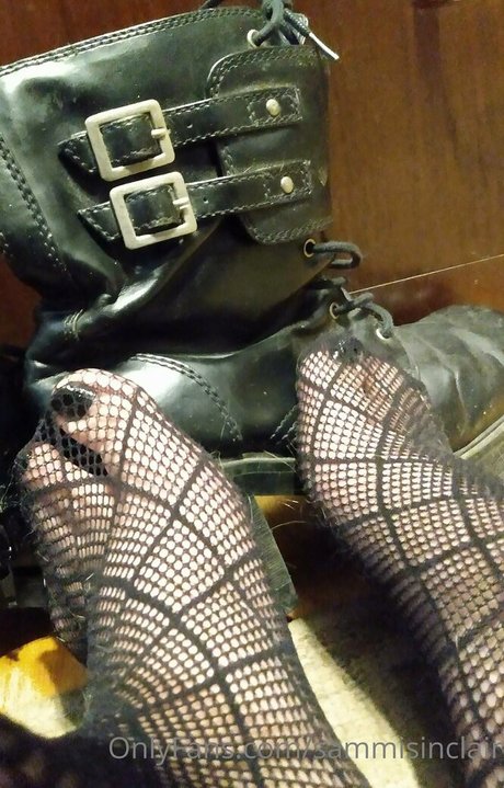 Naakte gelekte OnlyFans-foto van Sammisinclair