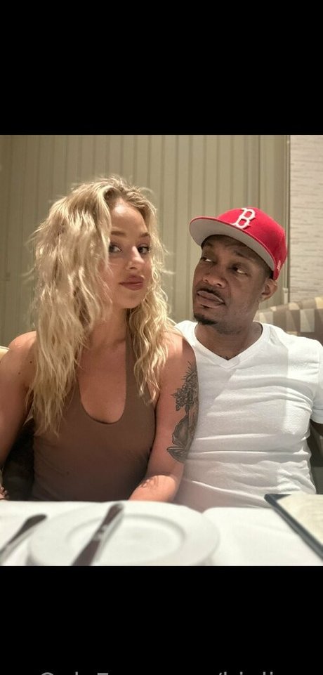 Naakte gelekte OnlyFans-foto van Biglivvv