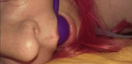 Naakte gelekte OnlyFans-foto van Beautyinropes