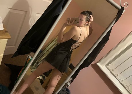 Naakte gelekte OnlyFans-foto van Cara99xx