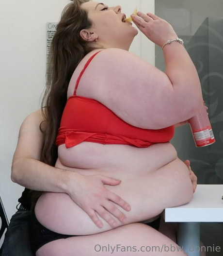 Naakte gelekte OnlyFans-foto van Bbwbonnie