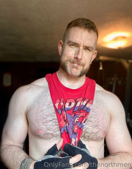 Naakte gelekte OnlyFans-foto van Thenorthmen