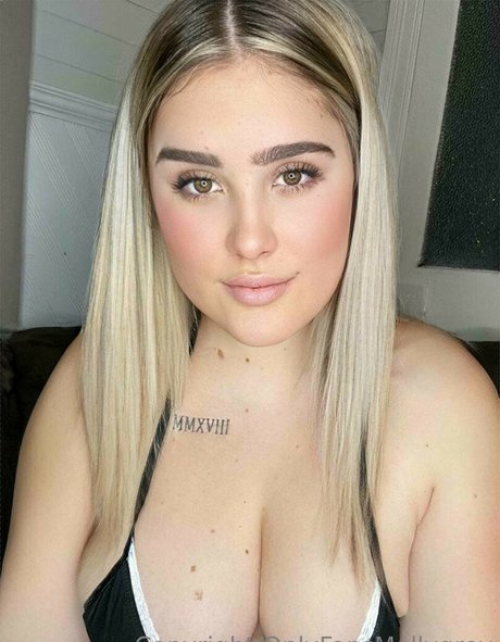 Naakte gelekte OnlyFans-foto van Itsmollygrey
