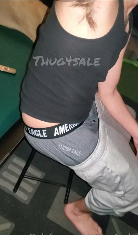 Naakte gelekte OnlyFans-foto van Thug4sale