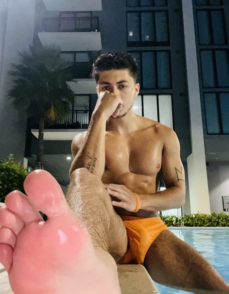 Naakte gelekte OnlyFans-foto van Freeangelriv