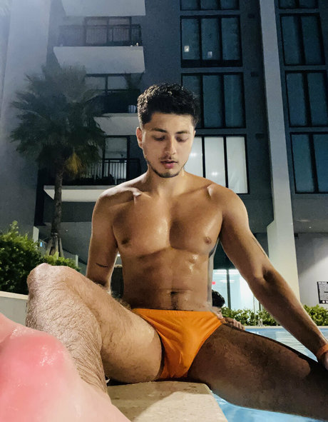 Naakte gelekte OnlyFans-foto van Freeangelriv