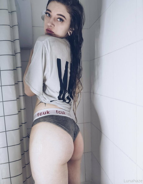 Naakte gelekte OnlyFans-foto van Lunahaze