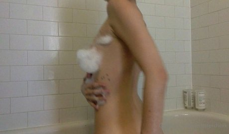 Naakte gelekte OnlyFans-foto van Jenniferchexk