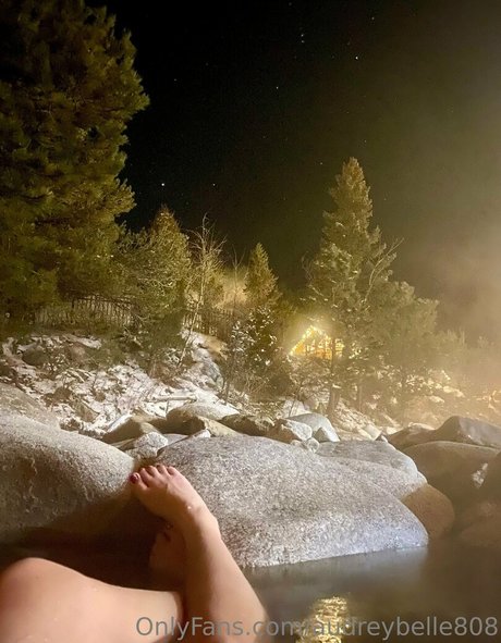 Naakte gelekte OnlyFans-foto van Audreybelle808