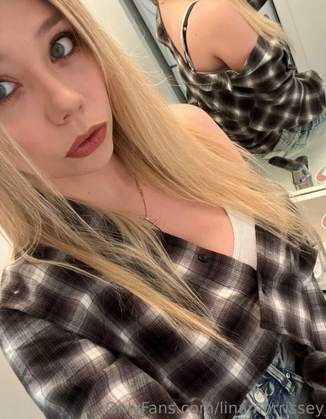 Naakte gelekte OnlyFans-foto van Linamorrissey