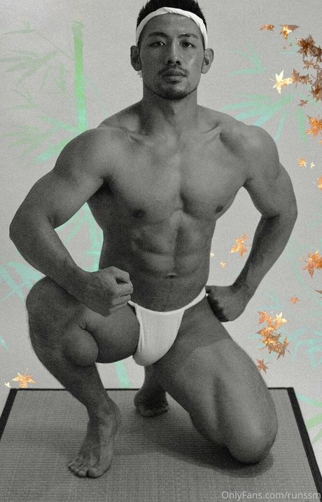 Naakte gelekte OnlyFans-foto van Runssm