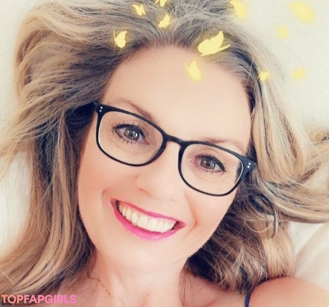 Naakte gelekte OnlyFans-foto van Glamgran56 #66 Naakte gelekte OnlyFans-foto van Glamgran56 #66