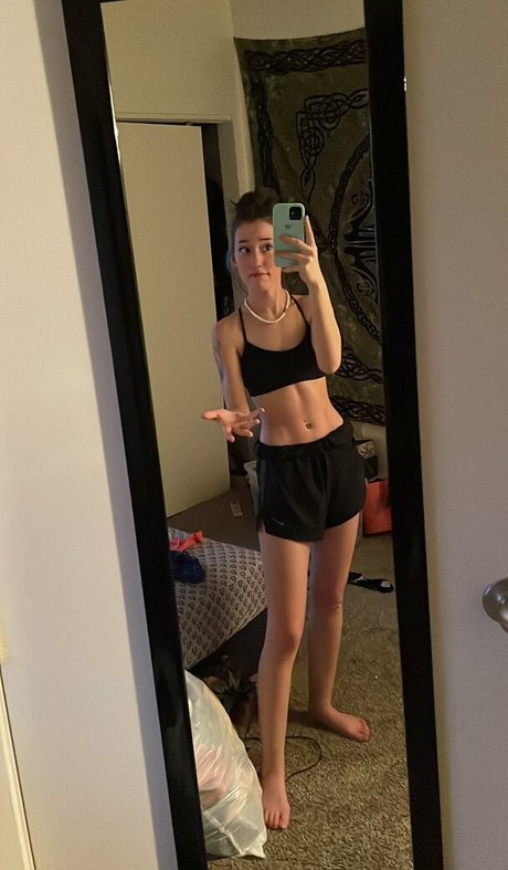 Naakte gelekte OnlyFans-foto van Stonedsunni