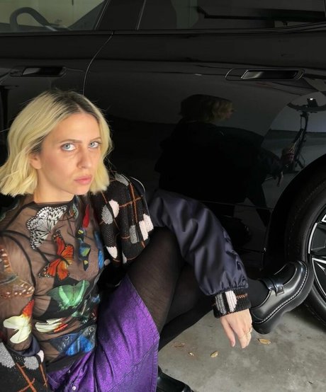 Naakte gelekte OnlyFans-foto van Hila Klein