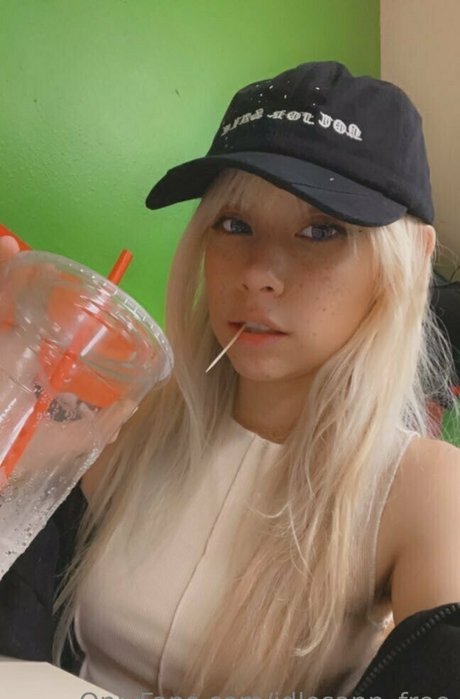 Naakte gelekte OnlyFans-foto van Idlesannfree