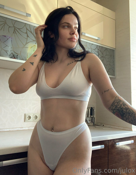 Naakte gelekte OnlyFans-foto van Julox