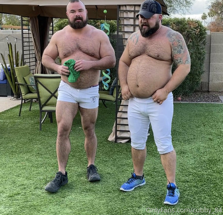 Naakte gelekte OnlyFans-foto van Cubby84