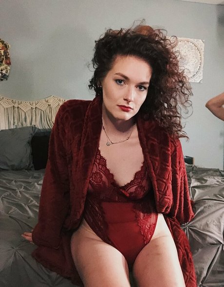 Naakte gelekte OnlyFans-foto van Lilithjewel