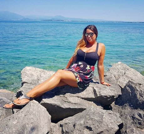 Naakte gelekte OnlyFans-foto van Curvygirl89
