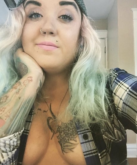 Naakte gelekte OnlyFans-foto van Jucierlesbians
