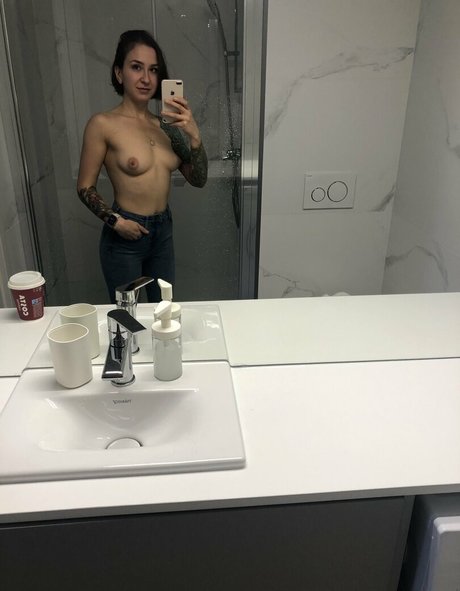 Naakte gelekte OnlyFans-foto van Thebritishcouple