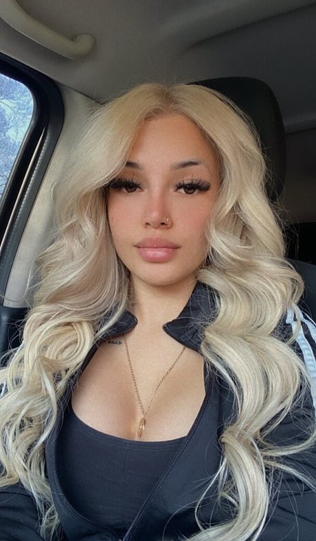 Naakte gelekte OnlyFans-foto van Marlen Cuevas