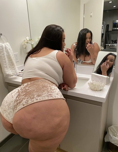 Naakte gelekte OnlyFans-foto van Kingstephvip