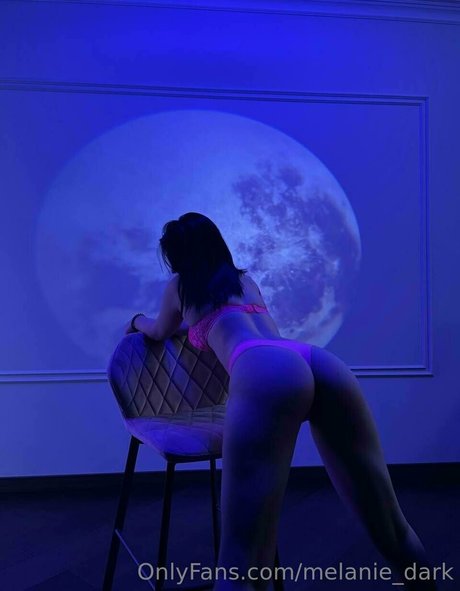 Naakte gelekte OnlyFans-foto van Melaniedark