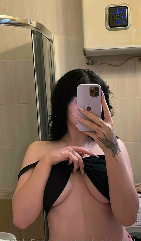 Naakte gelekte OnlyFans-foto van Melaniedark