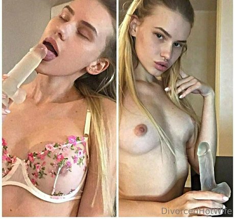 Naakte gelekte OnlyFans-foto van Divorcedhotwife